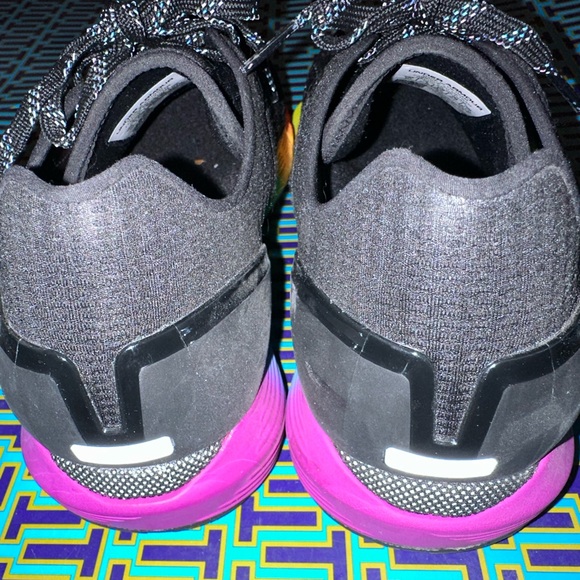 Under Armour Pride Rainbow sneakers size 10, runs small, fits like a 9-9.5 - Picture 4 of 7